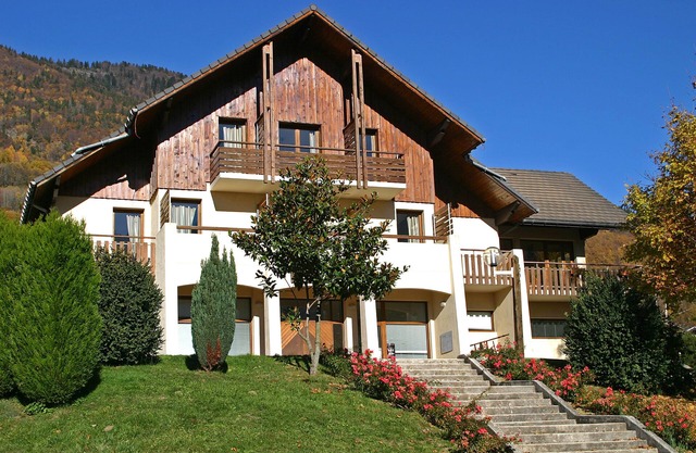 Big Resort For Groups Of Friends Or Families In A Magnificent Surrounding