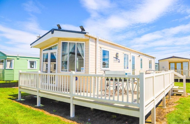 Big Skies Platinum Plus Holiday Home with Wifi, Netflix, Dishwasher, Decking