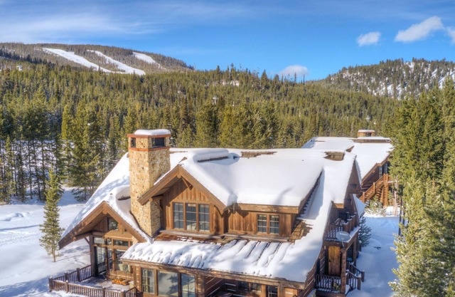 Big Sky Mountain Retreat | Ski-in/Ski-out | Private Hot Tub | NEW LISTING!