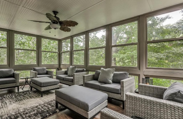Big Sky - Pet Friendly Big Canoe GA Cabin-Modern amenities, hot tub, pet friendly, mountain views, access to lakes, golf courses