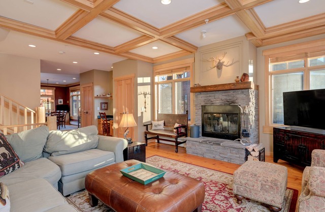 Big Sky Vacation Rentals: SP Club Condo 22