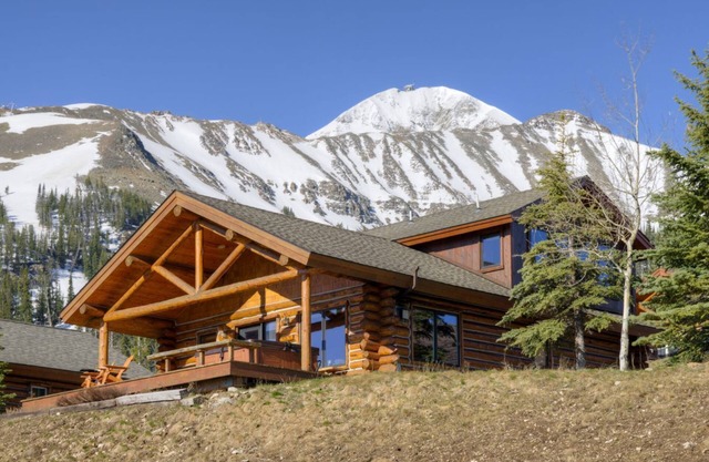Big Sky Vacation Rentals: Cowboy Heaven Cabin 13 Bandit