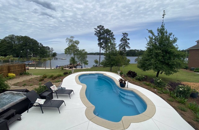 Big View~Private Pool~Hot Tub~Pets OK!~Pvt Dock~Beach~Lake Murray/Lexington
