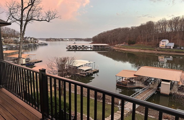 Big Views, Cove Location, Amazing Dock, 2 living areas, boat slip