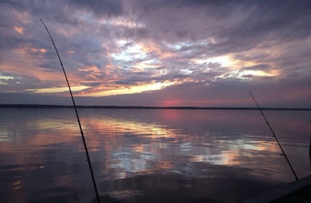 Big water lakefront with sunset views, large deck, private dock