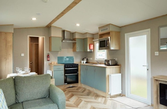 Billing Aquadrome Silver 3 Bed Caravan MF05