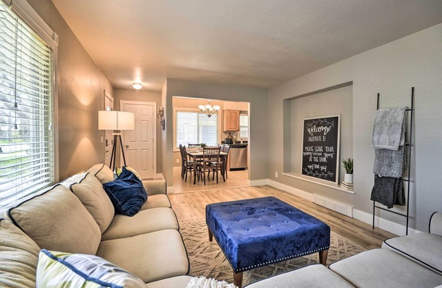 Billings Abode w/Grill: Walk to Park & Shops
