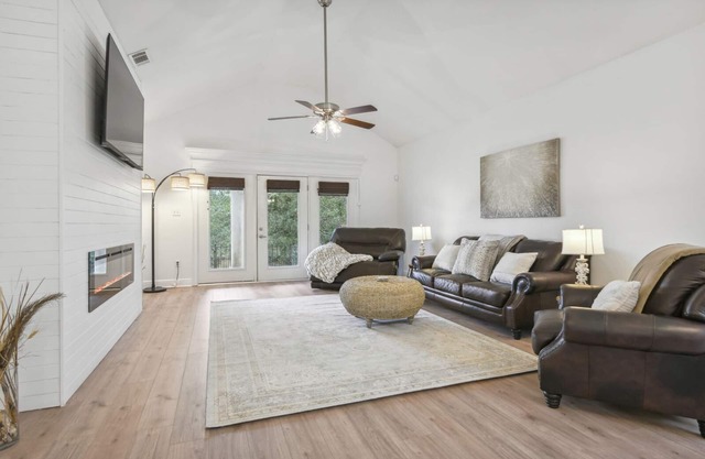 Biloxi Waterfront House With A View (Downtown Biloxi, Ocean Springs & Keesler)