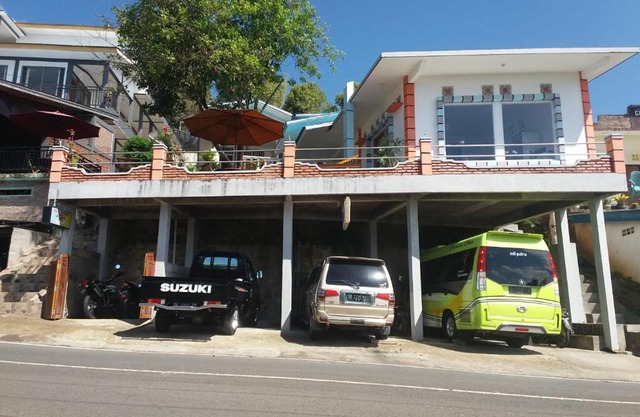 Bintang Bungalow Tour & Travel