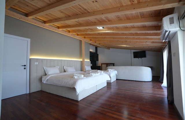 Biond Hotel
