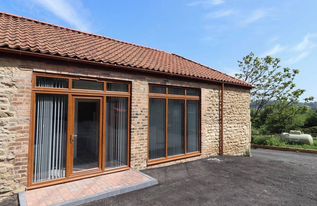 BIRCH COTTAGE, pet friendly, luxury holiday cottage in Scarborough