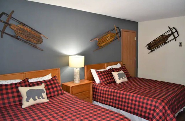 Birch Point Resort Condo #18 - Nelson Lake, Hayward