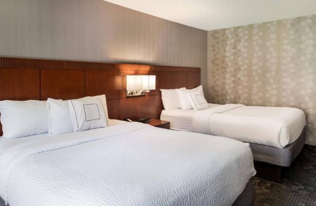 Bird Watching at Bolsa State Nature Reserve, Pets Allowed & Self Parking!