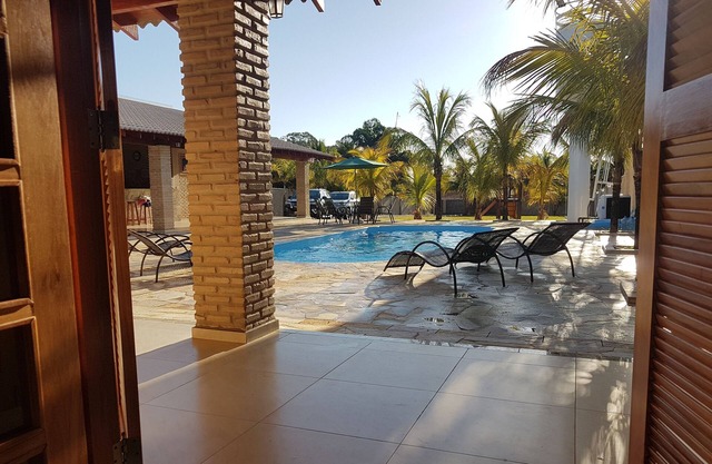 Birdhouse 03 with heated pool