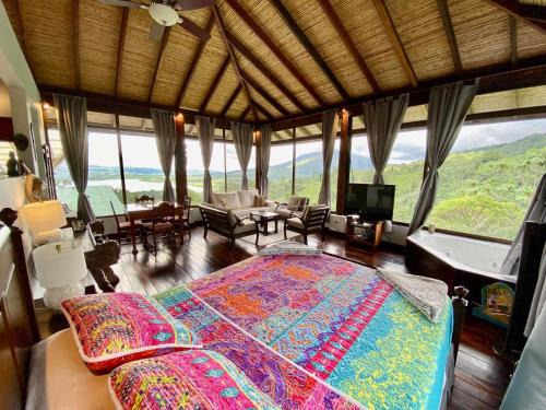 Birdsong Villa, Romantic Suite W- Jacuzzi