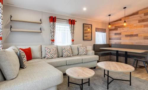 Birdsong Lodge at Brickyard Lakes