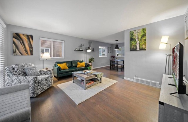 Birmingham Urban Retreat: 2BR Cozy Haven