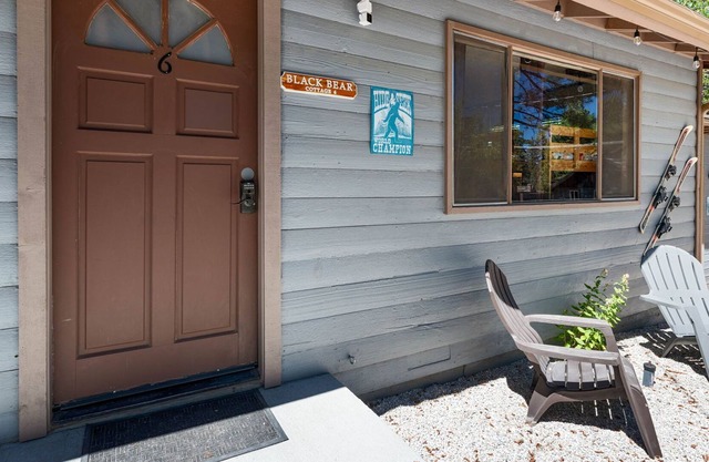 Black Bear Studio Pet Friendly Convenient Location