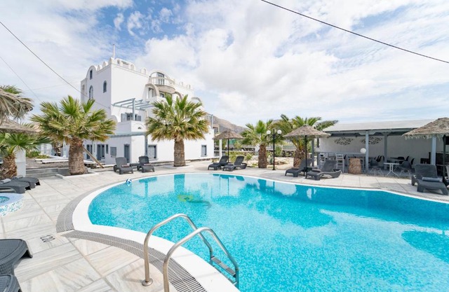 Black Coast Santorini