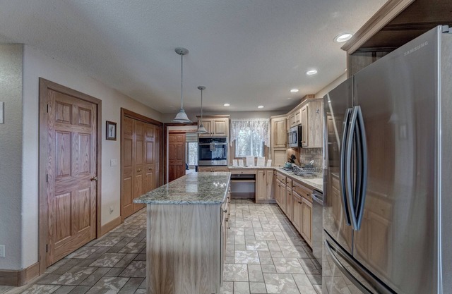 Black Hills Nature Retreat, Centrally Located