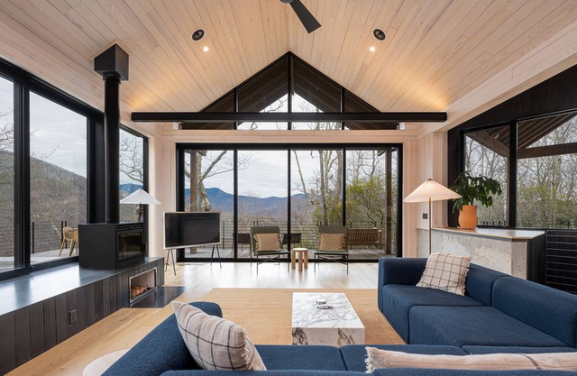 Black Mountain Cross Cabin, luxury private home with amazing views and hot tub.