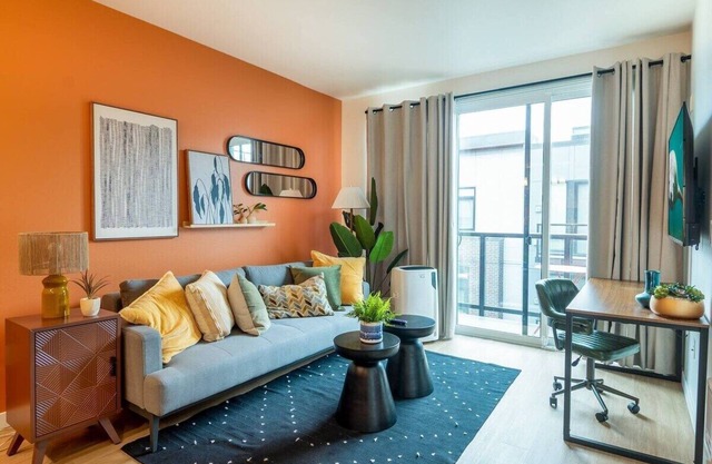 Blackout Curtains/King Bed/In-Suite W/D/Balcony