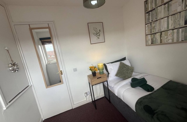 Blakelands 2 bed house