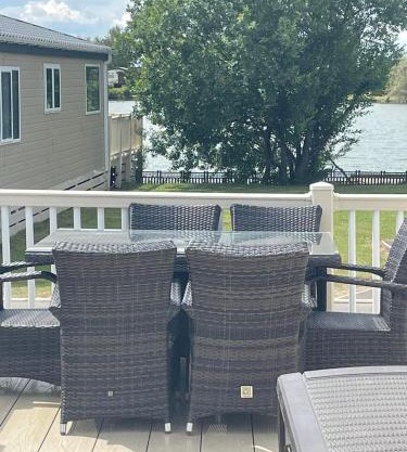 Blenheim Hot Tub Lodge