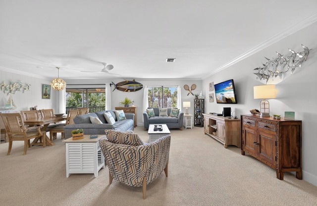 Blind Pass A205: Renovated West End Condo by Beach
