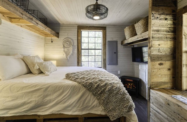 Bliss - Mountaintop Cabin w/Steam Sauna, Minutes from Blue Ridge