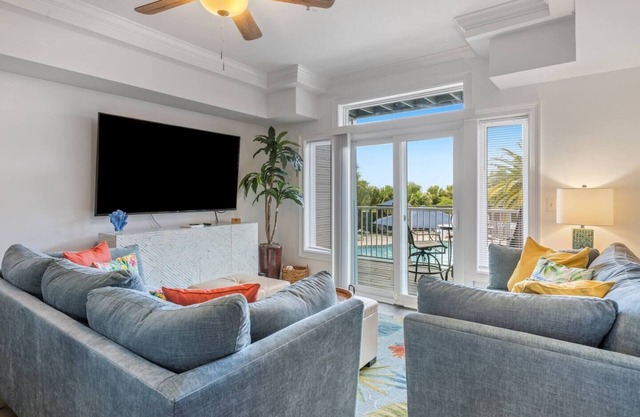 Bliss on Bay 2 Bed/2 Bath Beachfront Condo