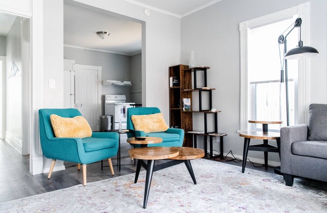 Blocks from River & DT Missoula! University apt now offering mid-term rentals!