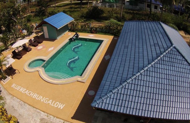 Blue Beach Bungalow