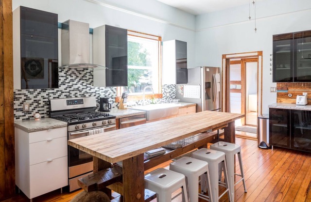 Blue Bungalow | 4 Bed, 2 Bath