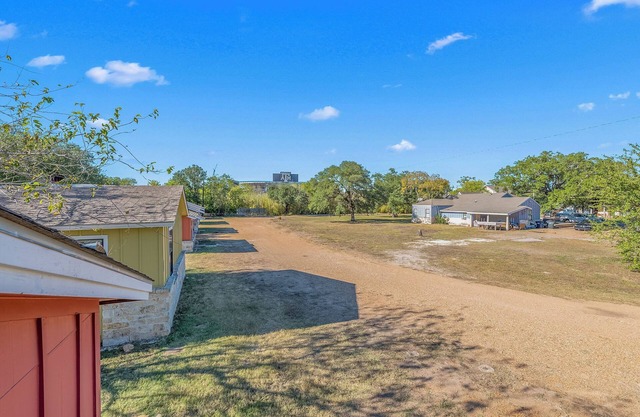 Blue Bungalow ~ Walking distance to Kyle Field!