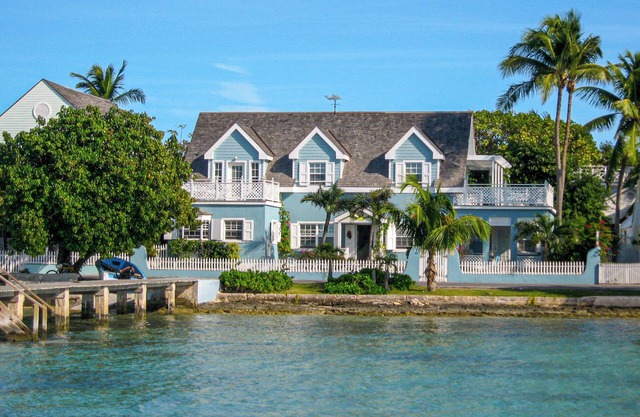 Blue Dolphin - Waterfront, 4 Sunset Decks, Dock, 5+ Bedrooms, Enclosed Garden