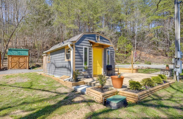 'Blue Dream' Cabin in Rising Fawn w/Fire Pit!
