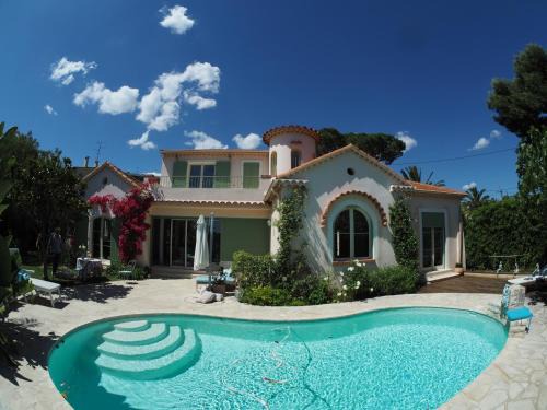 Blue Dream Cannes Guest House
