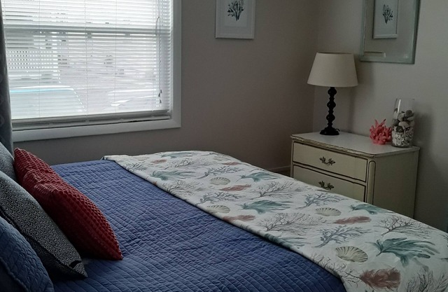 Blue Dunes Condo. Great Location. Beach Block.