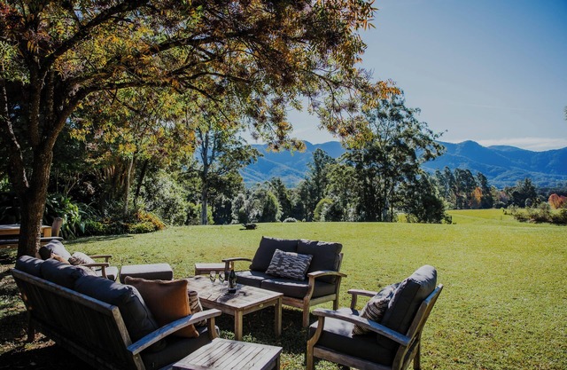Blue Gum Retreat- Stunning View and Cosy