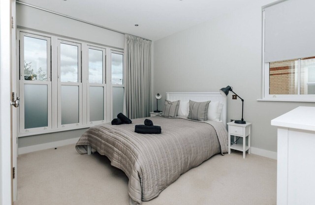 Blue Heron - 2 Bedroom Apt with 2 parking spaces