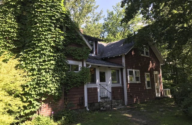 Blue Hill Rental Home in quiet location