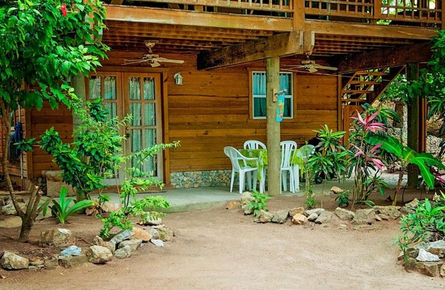 Blue Island Divers Casa Descanso