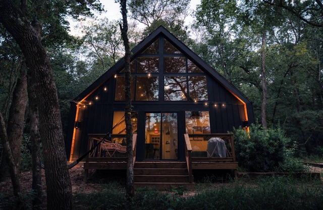 Blue Jay, Luxury Lakefront Cabin at Sam Houston National Forest (Blue Jay)