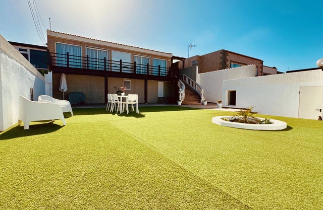 Blue Marine in Playa del Hombre