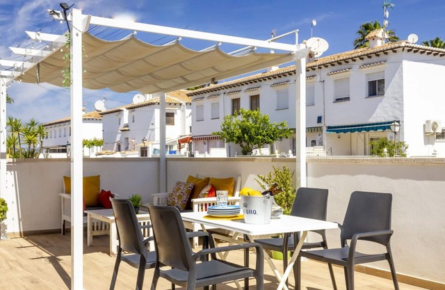 BLUE MEDITERRANEO, Lago Jardin, small bungalow with a lot of charm 🌊