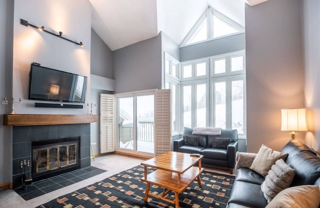 Blue Mountain, Slopeside Chateau Ridge (81842)