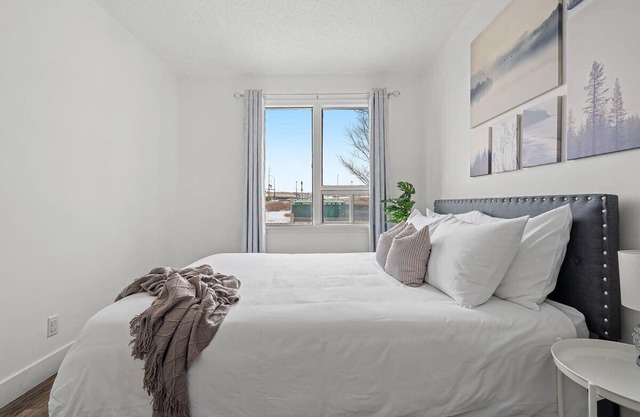 Blue Raptor I Cozy 3-Bedroom | Huge Private Yard!