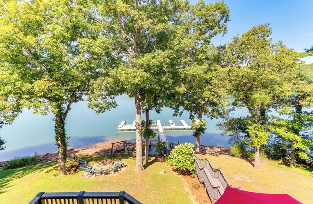 Blue Ridge Lake Townhome ~ 7 Mi to Scenic Railway!
