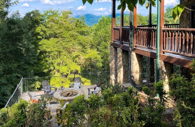 Blue Ridge Majestic Cabin: Aska Adventure | Games